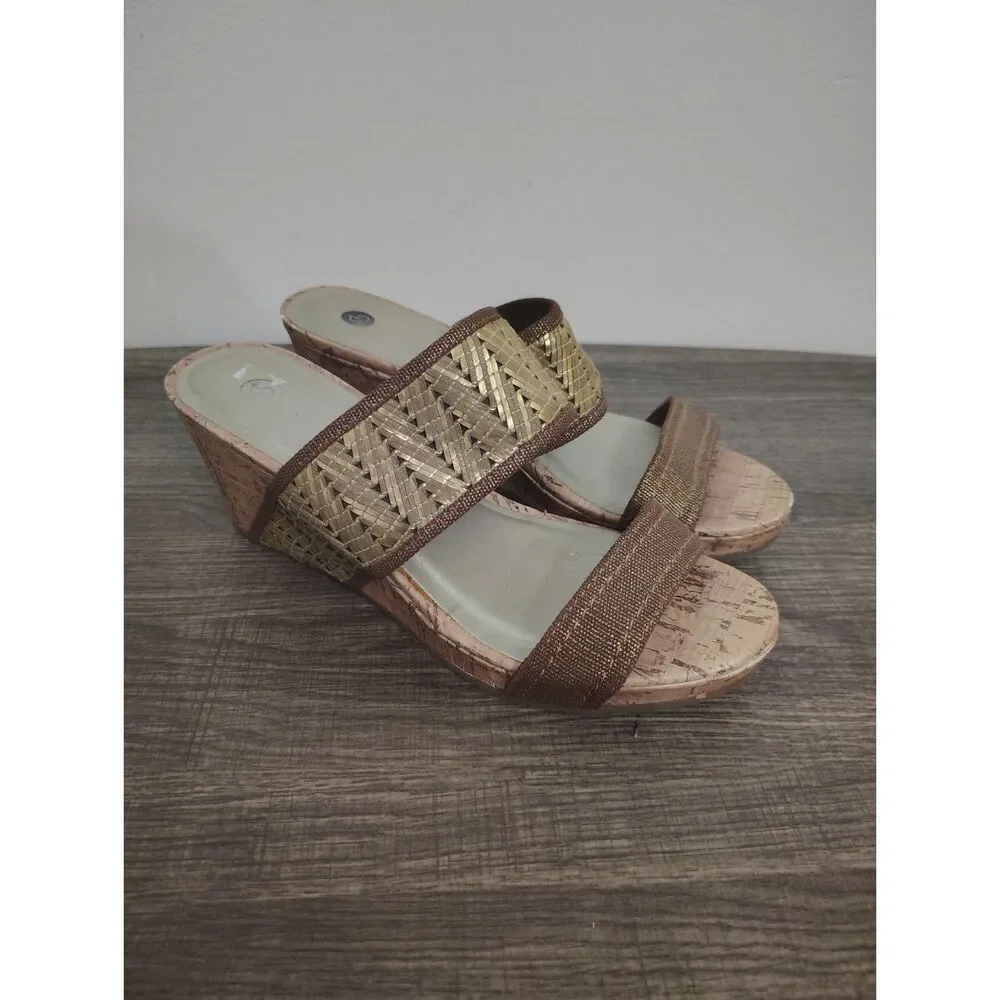 Dress Barn Women’s Bronze Gold Woven Wedge Sandal Shoes 8M Cork Look Slip On